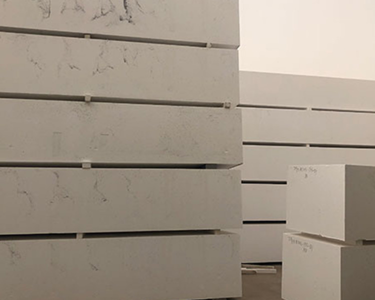 山西興富利咨詢石墨聚苯板是什么材料？