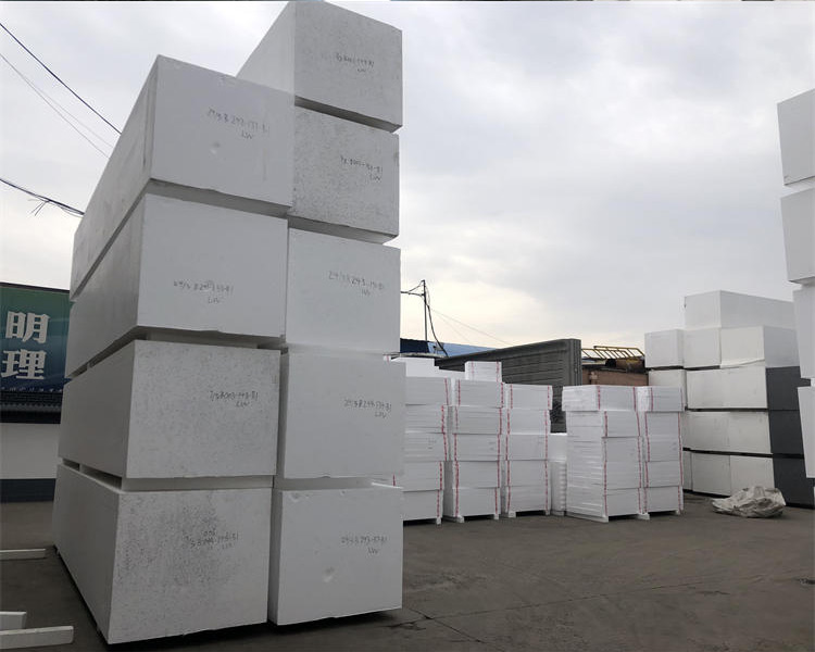 興富利偉業(yè)：聚苯板為什么會(huì)出現(xiàn)裂縫？